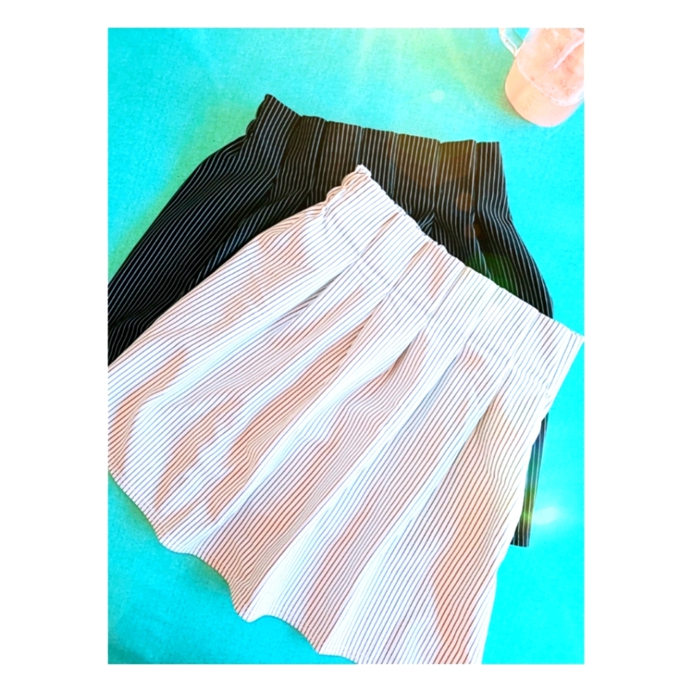 Paper Waist Skirt (White Stripe)